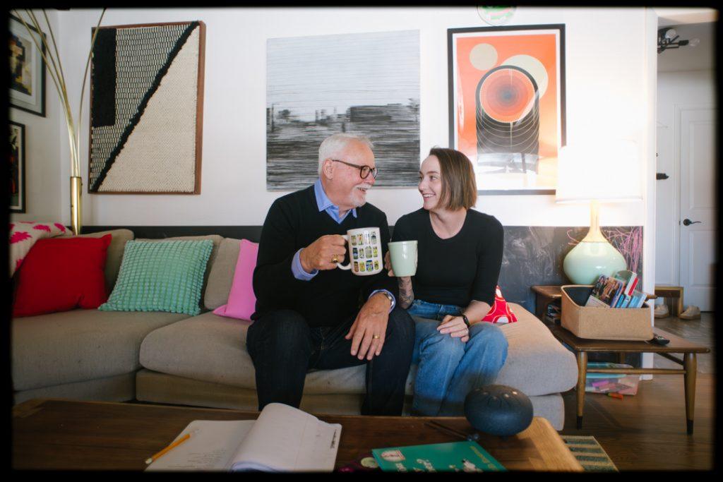 Christmas morning family photos trend